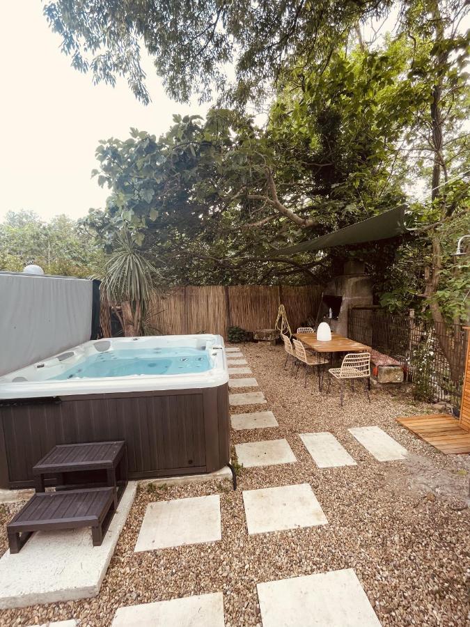 Maison Dans Les Arbres, Spa, Tennis, Parking نيم المظهر الخارجي الصورة